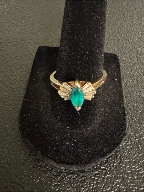 None Jewelry - 14kt Gold Emerald Ring with Baguette Side Diamonds